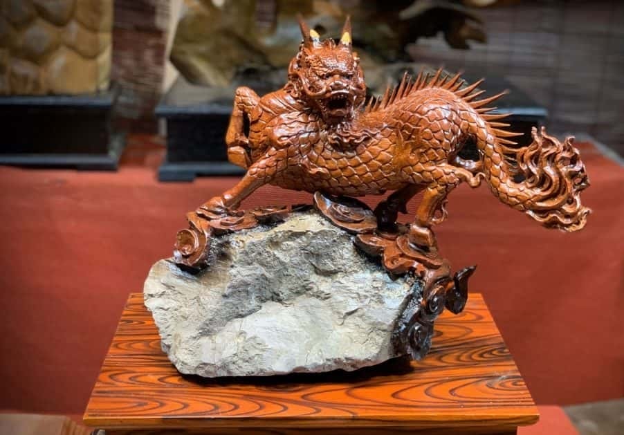 Thay đổi phong thủy bàn làm việc bằng đặt kỳ lân